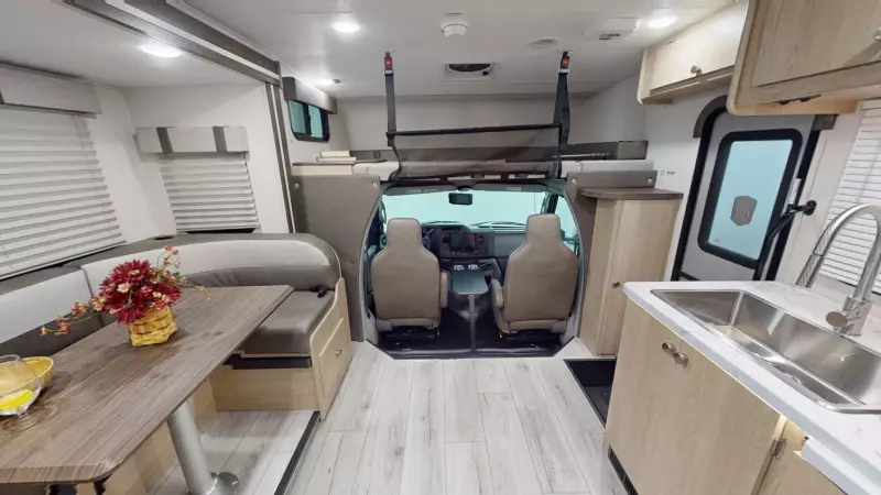 260MB - Ford F450 Floorplan Main Room