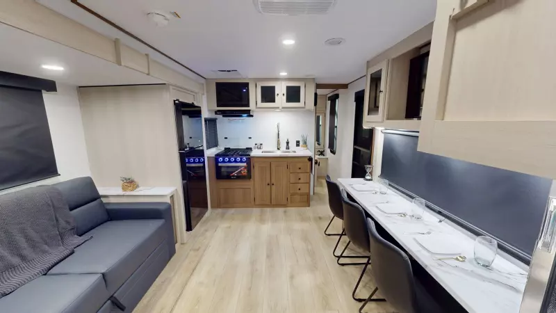 Apex Ultra-Lite Main Room