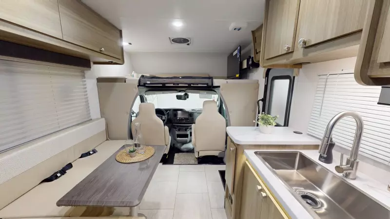 Freelander Main Room